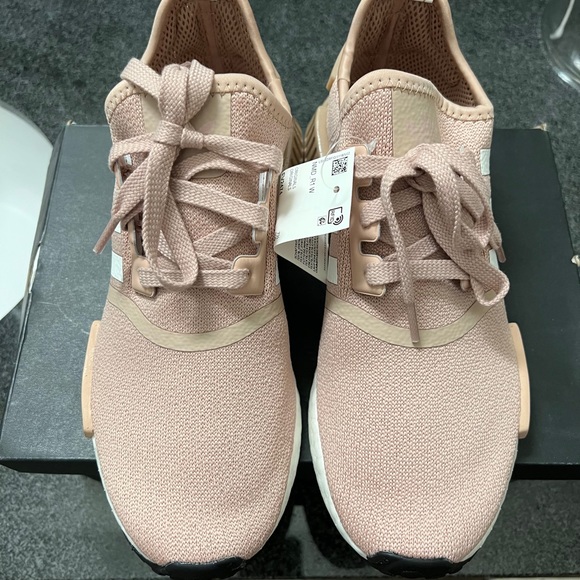 Women’s NMD R1 Adidas Shoes - Picture 4 of 4